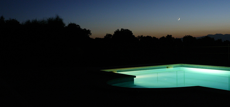 Iluminación de piscinas